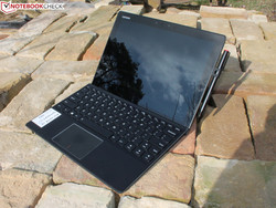 Lenovo IdeaPad Miix 720-12IKB, zur Verfügung gestellt von notebooksbilliger