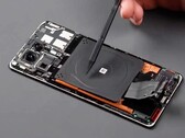Das Xiaomi Mi Mix 4 packt eine Menge Innovationen in ein 8 Millimeter dünnes Gehäuse. (Bild: Lou Bin Robin, Weibo)