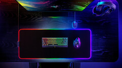 Razer Strider Chroma und Goliathus Chroma 3XL: Riesige Gaming-Mauspads für die ultimative Lichtshow.