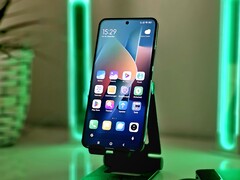 Das mit dem neuen HyperOS ausgestattete Xiaomi 14 Pro möchte dank Snapdragon 8 Gen 3 mit viel Leistung punkten.