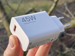 Das Netzteil gehört in Deutschland nicht zum Lieferumfang.