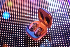 Die bohnenförmigen Samsung Galaxy Buds Live wurden endlich offiziell vorgestellt, und die sehen vor allem in Mystic Bronze besonders schick aus. (Bild: Samsung)