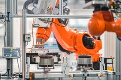 Im Elektromotor von Bosch führt die Kombination aus hoher Effizienz, innovativer Kühlung, optimierter Wickeltechnologie und skalierbarer Plattformarchitektur zu einer besonders kompakten Bauweise.