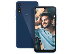 Das Moto E von vorne und hinten (Bild: Motorola)