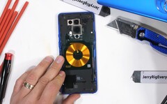 Das OnePlus 8 Pro zeigt sich auch im Innersten von seiner schönsten Seite.