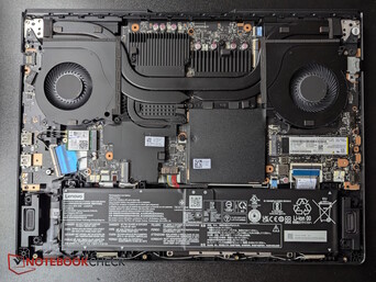 Legion Pro 5i mit 2 Lüftern