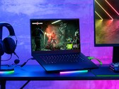 Das Razer Blade 15 2023 ist deutlich dünner und leichter als das Razer Blade 16. (Bild: Razer)