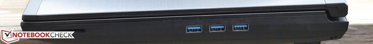 Rechts: SD-Cardreader, USB 3.0 x 3