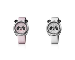 Schwarze Hilfszifferblätter bilden die Augenpartien des Pandas, während die Chronographendrücker oben am Gehäuse wie dessen Ohren angeordnet sind