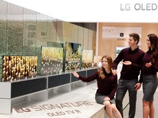 LG Signature OLED TV R Modell 65R9 mit einrollbarem Display.