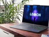 Das Lenovo Legion Slim 7 packt Flaggschiff-Gaming-Hardware ins 2 Kilogramm leichte Notebook. (Bild: Lenovo)