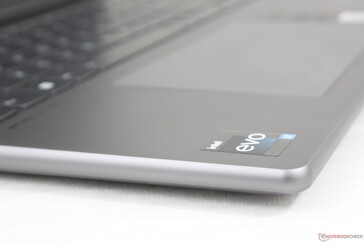 Das Metallgehäuse ähnelt optisch als auch haptisch der Legion-Serie von Lenovo