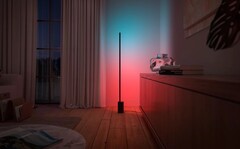 Bei Media Saturn ist eine smarte LED-Stehlampe von Philips Hue günstig im Angebot (Bild: Philips)