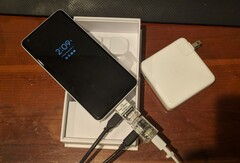 Eine Analyse zeigt: Das Pixel 2 XL braucht tatsächlich länger als üblich um voll geladen zu sein.