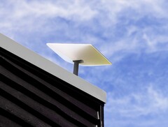 Starlink Premium setzt auf eine größere, deutlich teurere Satellitenschüssel für eine höhere Bandbreite. (Bild: SpaceX)