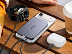 Die Ugreen MagFlow Air Qi2 15W Ultra-Slim Magnetic Power Bank.