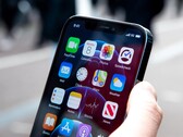 Das 5G-Modem des Apple iPhone 12 ist in den USA deutlich schneller als in Europa – das soll sich beim Nachfolger ändern. (Bild: Frederik Lipfert)