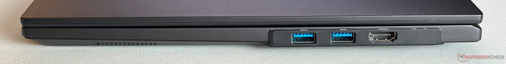 Rechts: 2x USB 3.2 Gen. 1 (5 Gbit/s), HDMI 2.0b