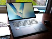 Ryzen AI 7, 32 GB RAM, 1-TB-SSD, 18.4 Zoll: Asus VivoBook 18. (Bild: Florian Glaser)
