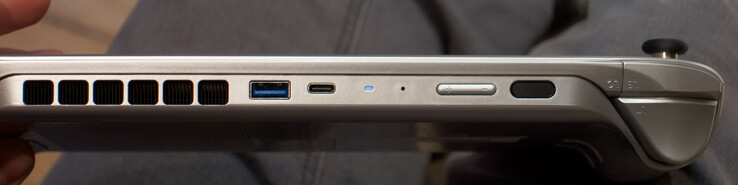 USB Typ-A, USB Typ-C (4.0 mit DisplayPort und PowerDelivery)
