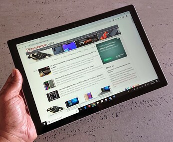 Das Surface Pro bietet ein überzeugendes audiovisuelles Erlebnis (Bild: Notebookcheck)
