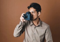 Die Sony DSC-HX99 RNV Kamera soll Fotografie für Nutzer mit reduziertem Sehvermögen erleichtern. (Bild: Sony)