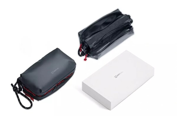 Die OnePlus Crossbody Bag verfügt über mehrere Fächer (Bildquelle: OnePlus)