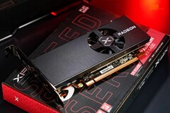 Die AMD Radeon RX 6400 ist ab sofort von mehreren Board-Partnern erhältlich. (Bild: XFX)