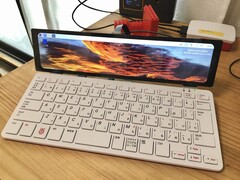 Raspberry Pi 400: Wird mit extrabreitem Bildschirm zum Laptop (Bild: Switch Science)