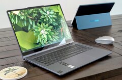 Das Lenovo IdeaPad 5 ist ein hübsches OLED-Notebook für relativ wenig Geld (Bildquelle: Allen Ngo)