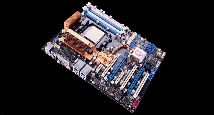Das ursprüngliche ROG-Crosshair-Mainboard mit dem Codenamen Pluto.
