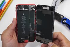 Apples neues iPhone SE ist auch in 2020 vergleichsweise leicht zu zerlegen, zeigt das JRE-Video.