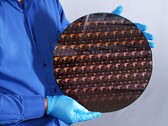 IBM hat als erstes Unternehmen ein 2 nm-Verfahren entwickelt, das die Transistordichte von Chips deutlich erhöht. (Bild: IBM)