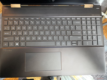 Anders als 2017: Ziffernblock, Lautsprecher und Trackpad.