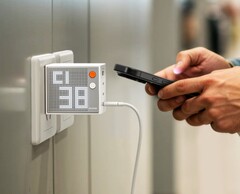 Das neueste Ladegerät von Sharge besitzt ein charmantes Pixel-Display. (Bildquelle: Sharge)