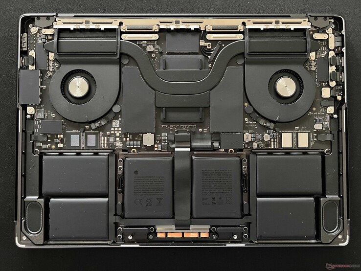 Interner Aufbau MacBook Pro 14 M3 Max