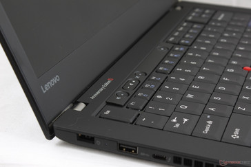 Abgesehen von einigen oberflächlichen Veränderungen handelt es sich immer noch um ein ThinkPad T470.