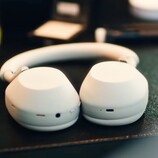 Die abgebildeten Sony WH-1000XM5 sollen noch im Mai einen Nachfolger erhalten. (Bildquelle: Sony)