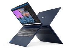 Preisbewusste Nutzer bekommen mit dem Intel Core 5 210H mehr rohe Rechenpower, während der Ryzen AI 5 330 eine eingebaute NPU für KI-Anwendungen bietet (Bildquelle: Lenovo)