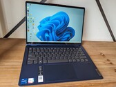 Mit dem Lenovo IdeaPad Flex 5 hat Amazon ein schönes OLED-Convertible günstig im Angebot (Bild: Allen Ngo)