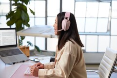 Logitech präsentiert die neue Vibe Zone Over-Ear-Headset-Serie. (Bild: Logitech)
