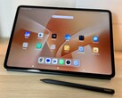 Für sein Tablet bietet Xiaomi einen aktiven Stylus (rund 100 Euro) und eine Docking-Tastatur an (rund 170 Euro).