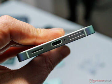 Ebenfalls keine Überraschung: Ein Klinkenanschluss fehlt (Bildquelle: Daniel Schmidt)