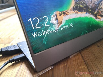 Auf dem matten Bildschirm sammeln sich Fingerabdrücke leicht