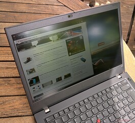 Outdoor (Sonnig im Halbschatten)