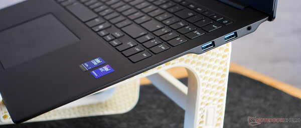 Das LG Gram Pro 16 bietet zwei USB-A, zwei USB 4 und einen HDMI-Port