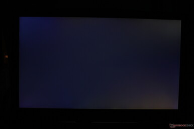 Moderates Backlight Bleeding in der unteren rechten Ecke