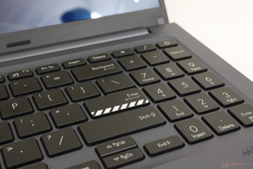 Numpad- und Pfeiltasten sind kleiner und enger zueinander als die Haupttasten