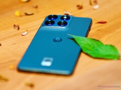Motorola stellt dem abgebildeten Edge 70 offenbar bald ein günstigeres Fusion-Modell zur Seite. (Bildquelle: Notebookcheck)