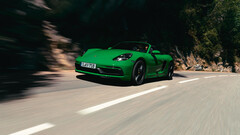 Der hier zu sehende Porsche 718 Boxster Verbrenner soll schon 2025 von seinem elektrischen Nachfolgermodell ersetzt werden (Bild: Porsche)